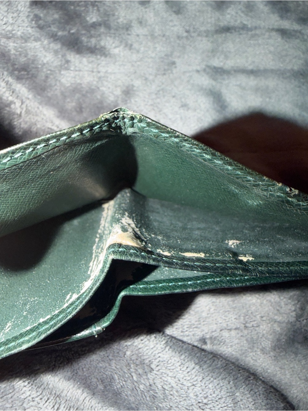 Authentic LV Tiaga Green Slim Bifold Wallet - Picture 4 of 5